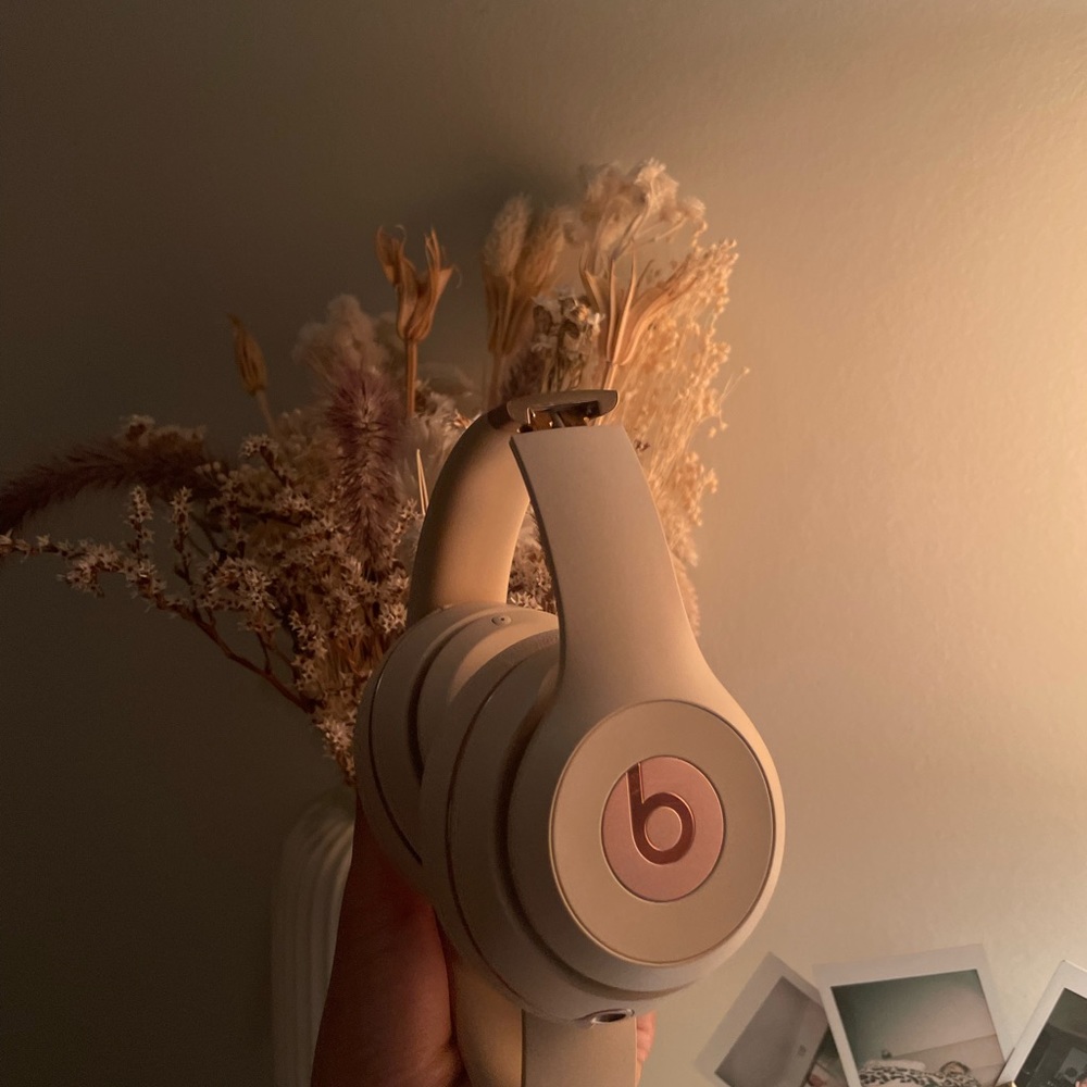 Beats wireless solo 3 headphones